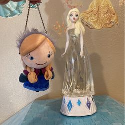 Anna Coin Purse And Elsa Statue