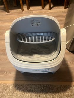 Invengo automatic self cleaning cat litter