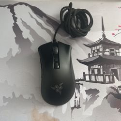 Razor Deathadder V2 gaming mouse 