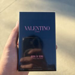 Valentino Born in Roma Coral Fantasy