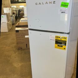 Galanz GLR12TWEEFR 12 cu. ft. Retro Frost Free Top Freezer Refrigerator