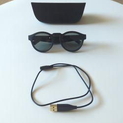 BOSE Black Sunglasses with built-in Speakers