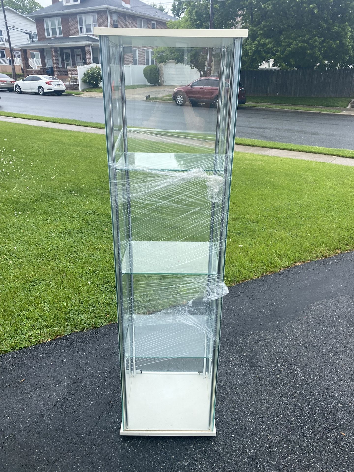 Coaster Home Furnishings Bellatrix 4-Shelf Clear Glass Curio Display Cabinet, Modern Display Case with Tempered Glass Door and 4 Shelves, White