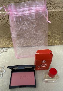 Yves Rocher Mon Rouge! Eau de Parfum and Couleurs Nature Blush Set