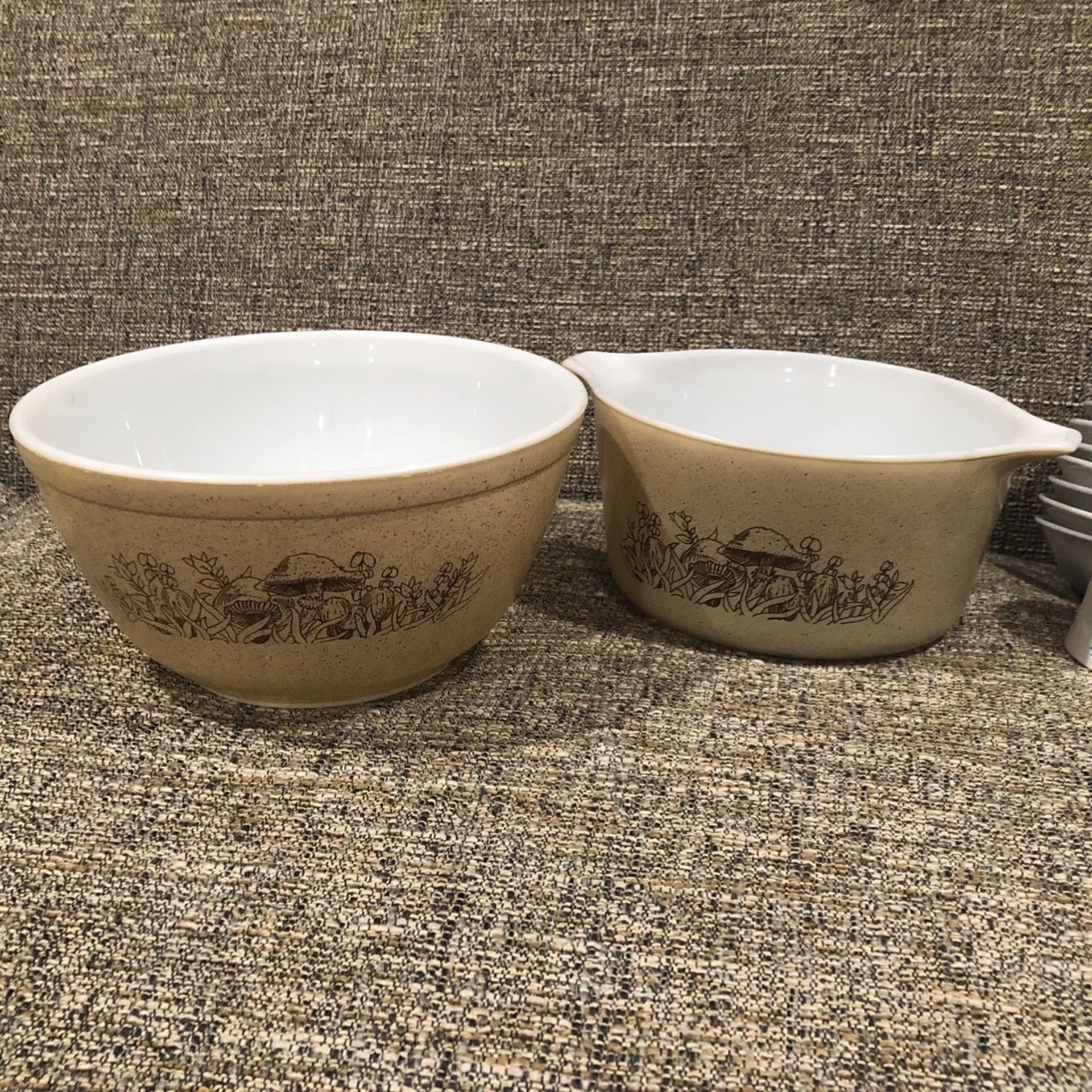 Vintage Set Of 2 PCs Pyrex Mushroom Pattern Mixing Bowl