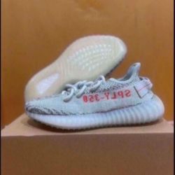 Adidas Yeezy Boost 350 V2 Blue Tint Size 5 Brand New 