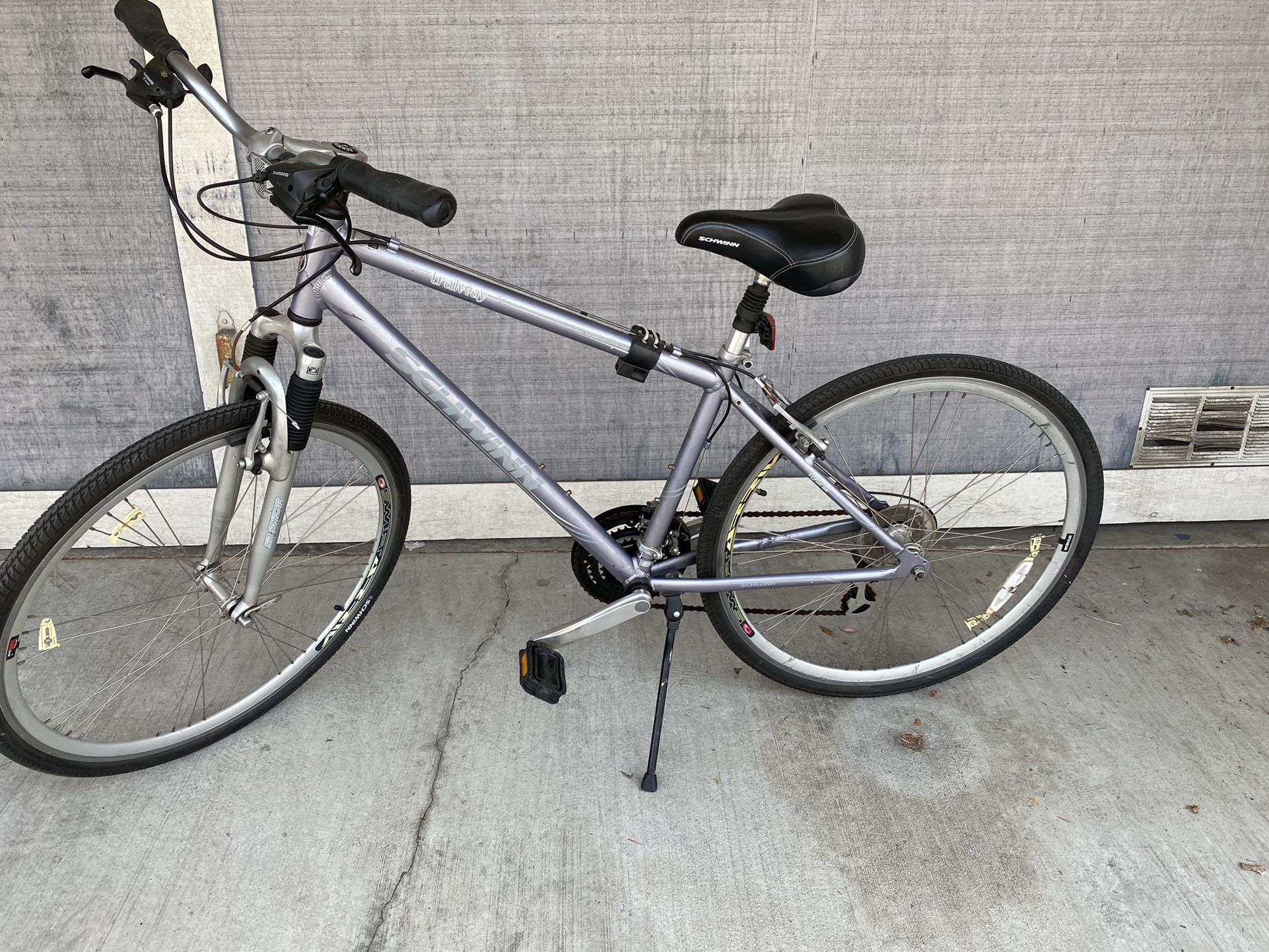 Schwinn Men's 700 Trailway Bike