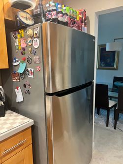 LG Stainless Steel Fridge with icemaker