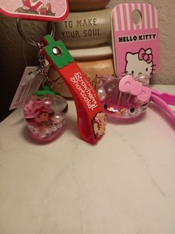 Keychains with floaters new $5 each must pick up in Edinburg no holds if posted it's available