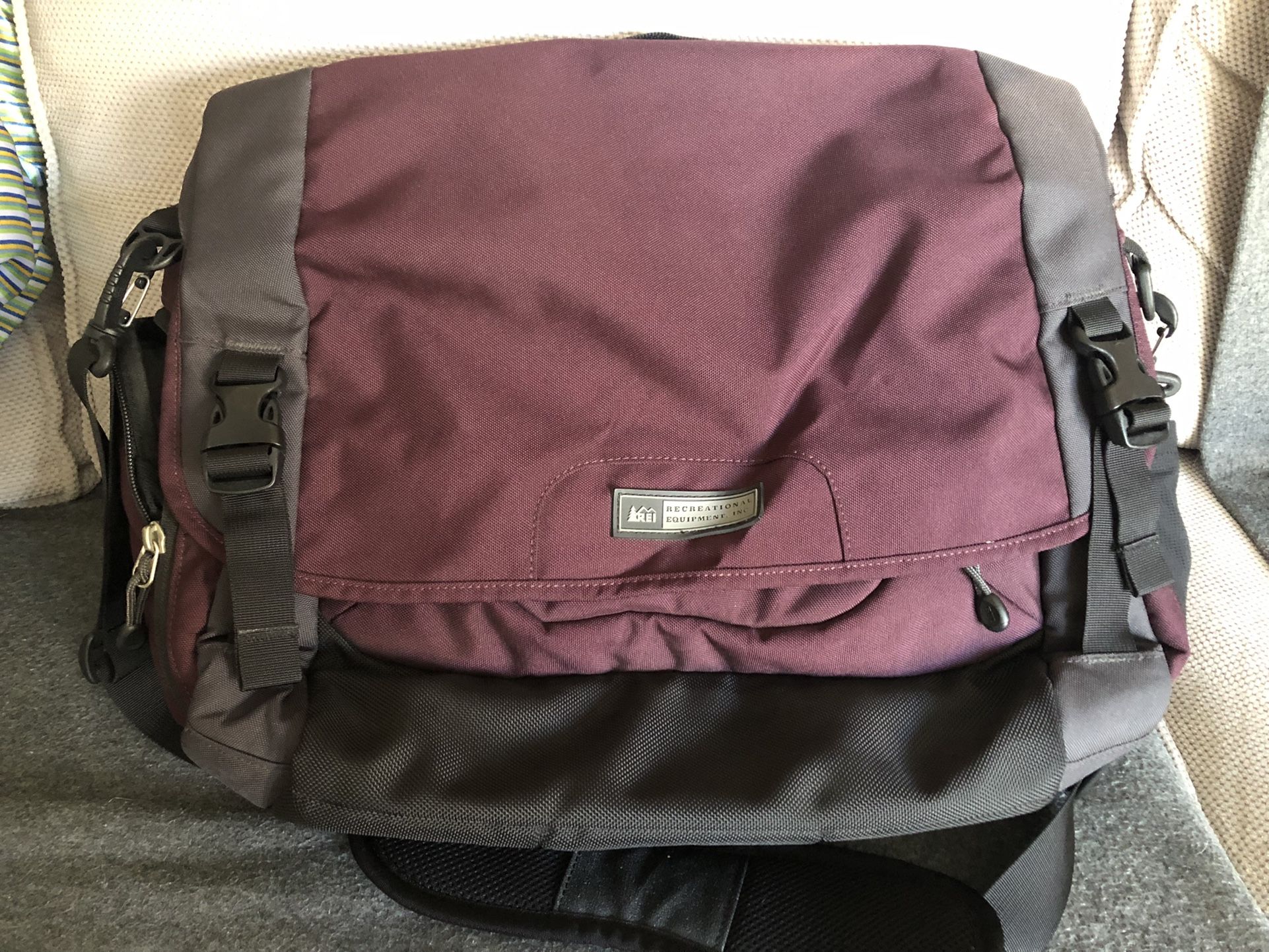 REI Messenger Laptop Bag