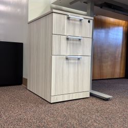 Locking 3 Drawer Mobile File Cabinet