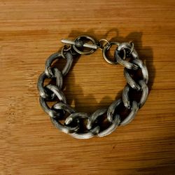 Chunky chain-link bracelet 9” long