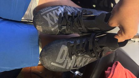 Football cleats size 6