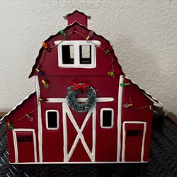Scentsy Country Christmas Decorated Barn Wax Warmer 