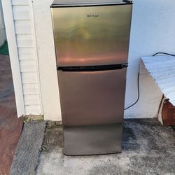 Whirlpool Small Stainless Steel 19x48 Top Freezer 