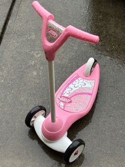 Pink Radio Flyer 3 wheels grow with me scooter