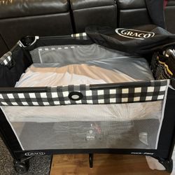 Graco pack & play 3 in 1 