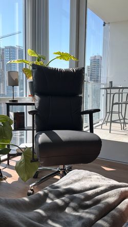 Okup reclining office chair with footrest