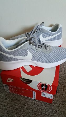 Women's nike size 7.5