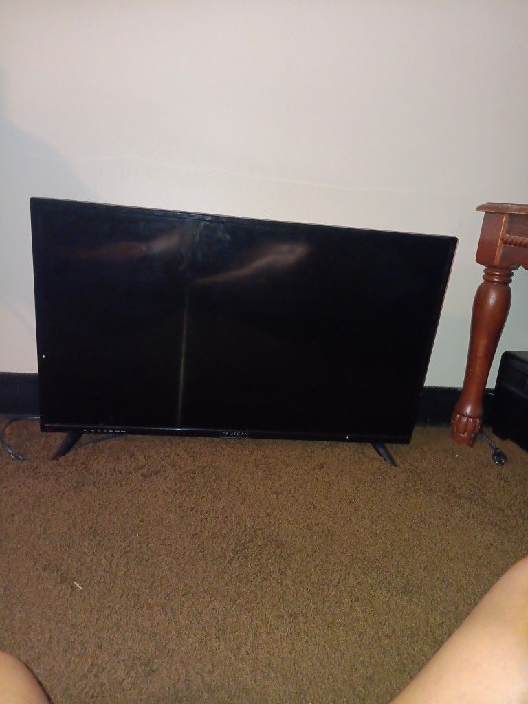 32' Proscan With Remote