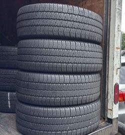 255 75 17 GoodYear Wrangler Set of 4 Used in Excellent Condition