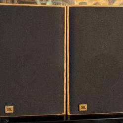 JBL J2045 Bookshelf Speakers