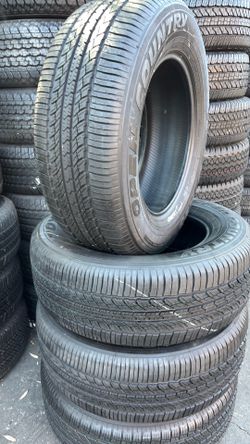 245/65R17 Toyo vendo 4 llantas con 95% de vida