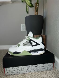 Air Jordan 4 Seafoam Men 8.5 Women 10