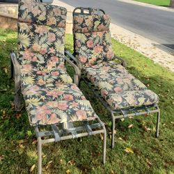 2 Pool / Patio Lounge Chairs 
