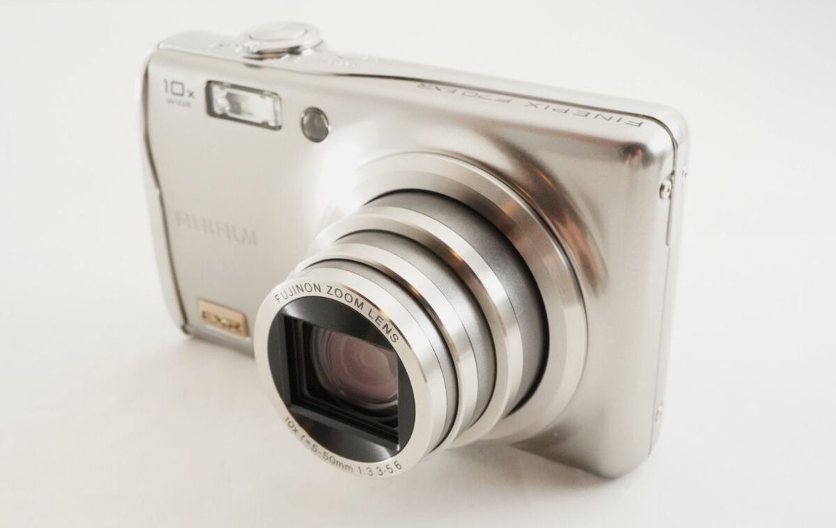 FUJIFILM FinePix F70 EXR Silver In Box With 4GB SDHC Card