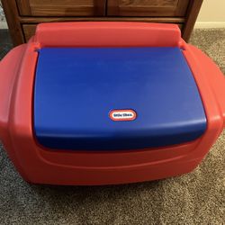Very nice large little tikes toy box. 