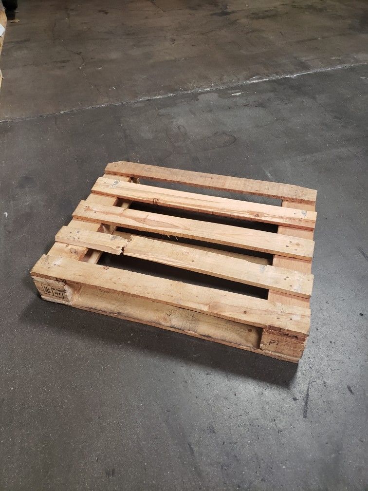 USED Heat TREATED PALLETS 28X36