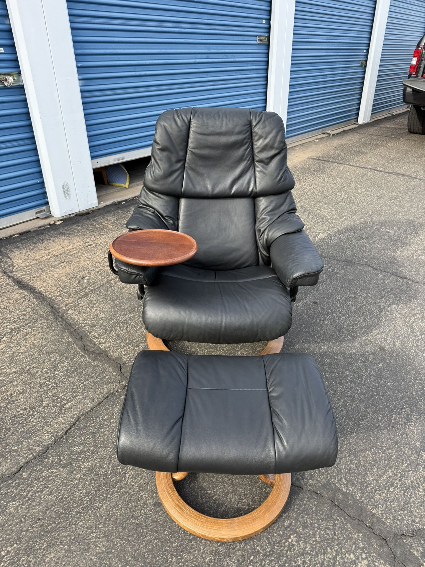 Ekornes Stressless Reno Recliner, Ottoman & Swivel Table, Copenhagen