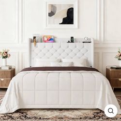Queen size Wingback Velvet Upholstered Bed Frame with Storage Headboard, Chargin