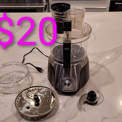 BRAND NEW Never Used Hamilton Beach 14-Cup Big Mouth Deluxe Food Processor  - Selling For $20