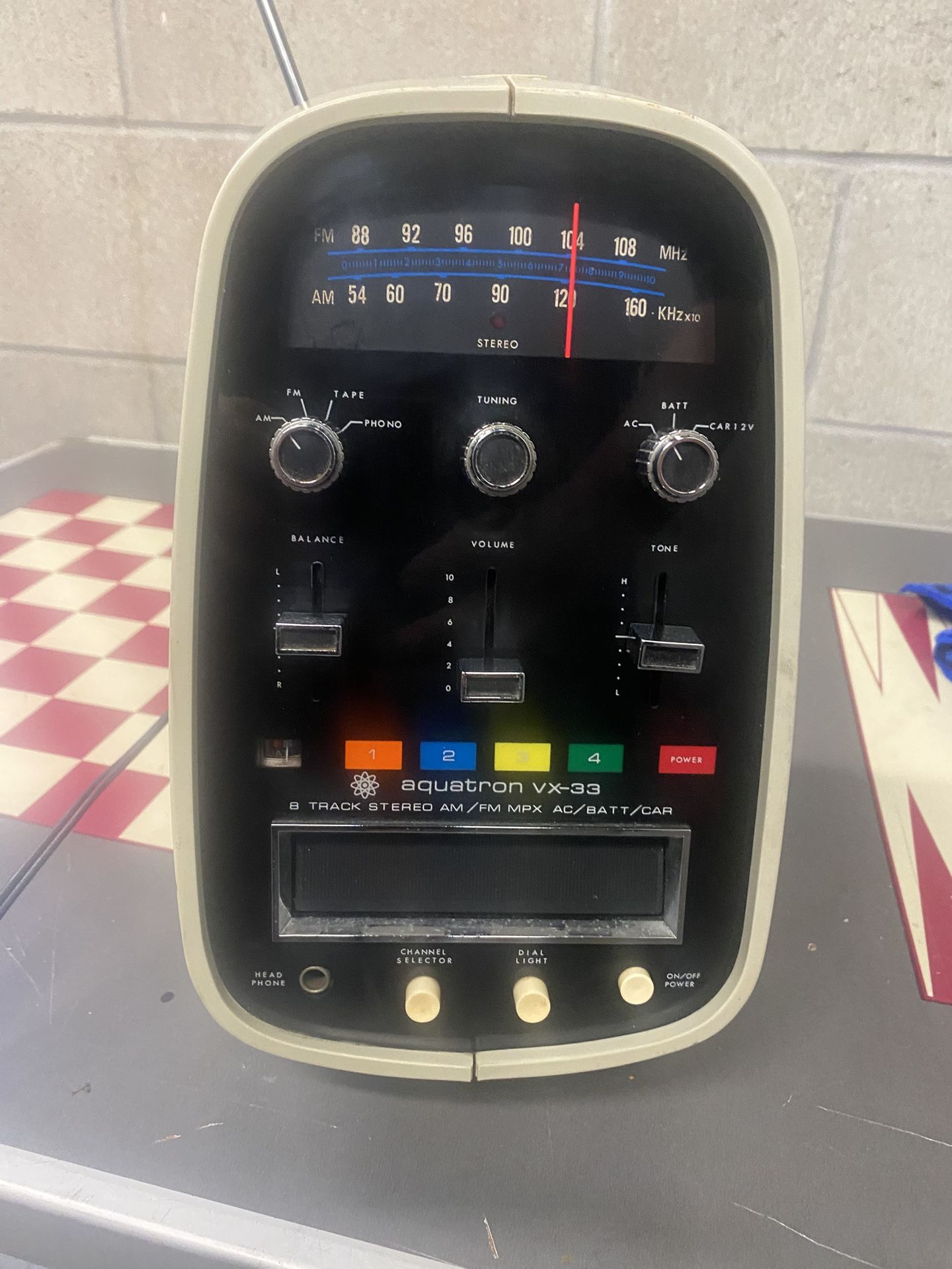 Aquatron Vx-338 Track Am/FM Radio