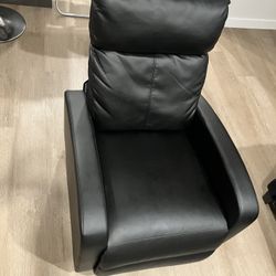 Black Faux Leather Recliner Chair – Excellent Condition – Bronx Local Pickup