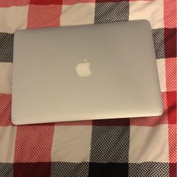 MacBook 13.3 Worth 700 Dollars