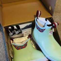 Xtratuf women’s fishe wear deck boot
