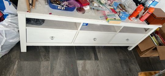 Free tv stand