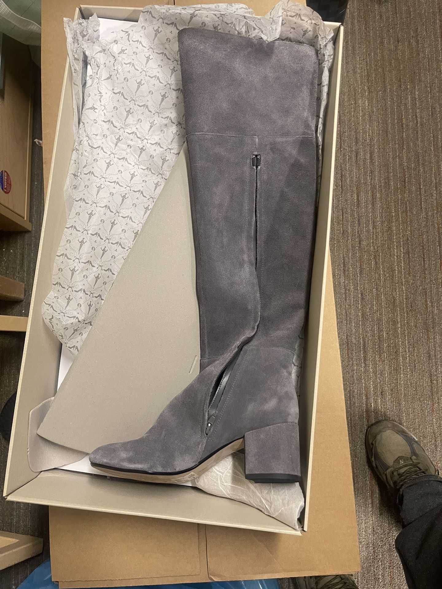 Clark’s Barely Ray Grey Suede Boots Size 8 US