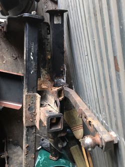 Three-quarter ton hitches