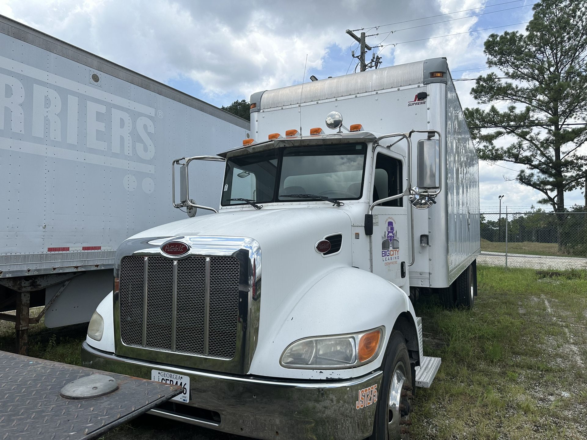 2011 Peterbilt 337
