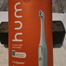 hum by Colgate Smart Battery Toothbrush Kit, Sonic Toothbrush Handle with 2 Refi