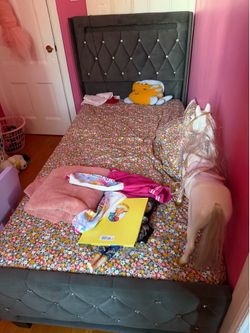 Tween bed with light