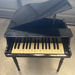 Vintage kids Size baby grand piano