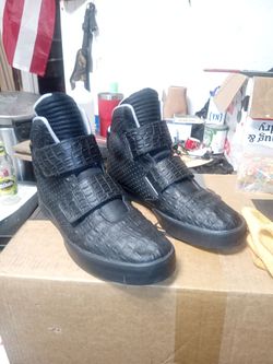 Nike
Nike Flystepper 2K3 Premium Alligator Black sz 12mens