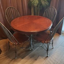 Round Wood Dining Table & Chairs 