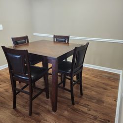 Dining Table & Chairs