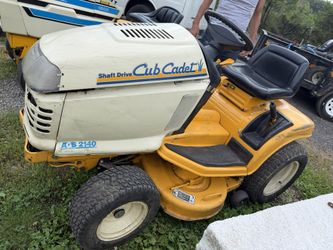 Cub Cadet Tractor Lawnmower
